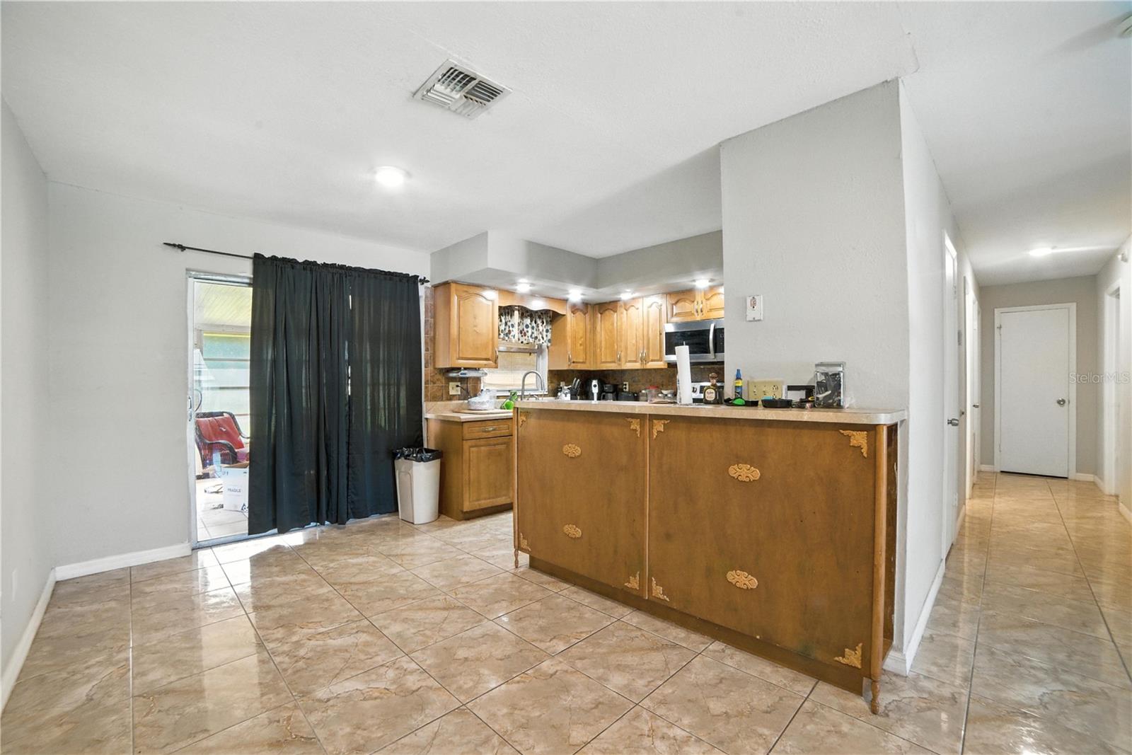 Image 20 of 37 For 767 Birchwood Circle