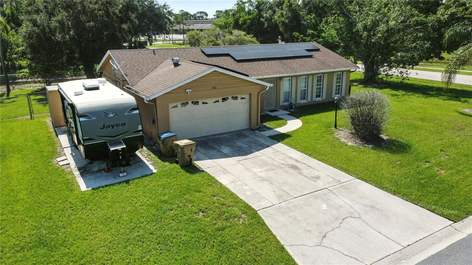 Image 4 of 37 For 767 Birchwood Circle