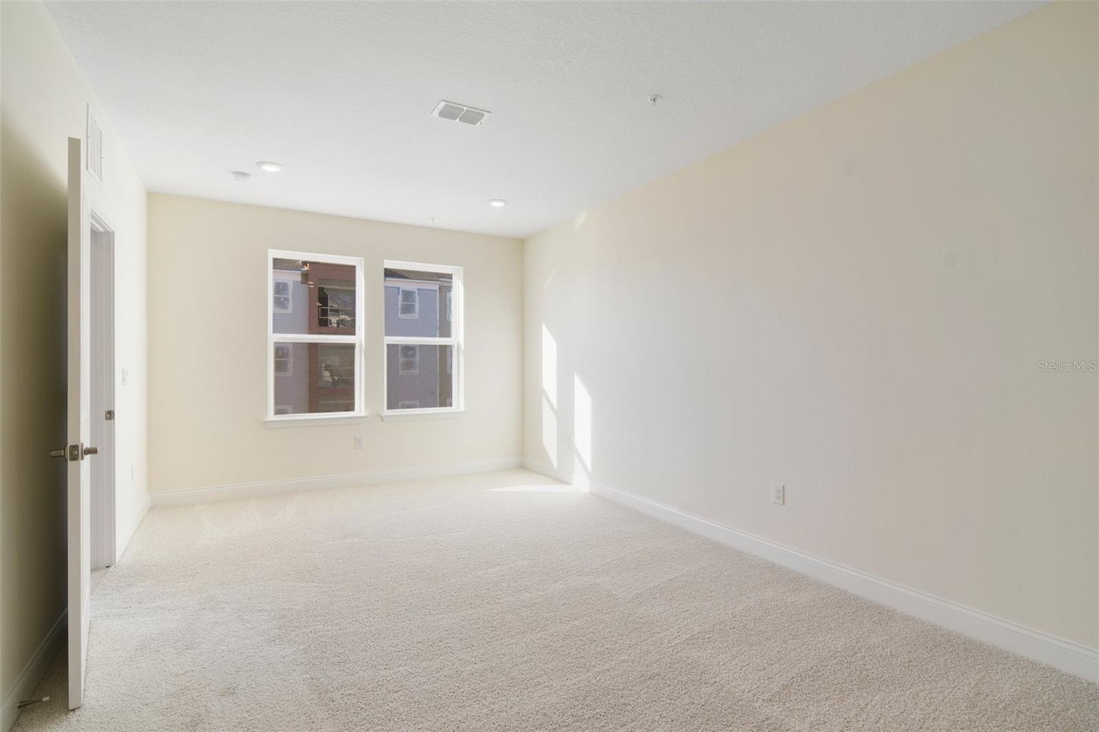 Image 10 of 20 For 7557 Laureate Boulevard 6301