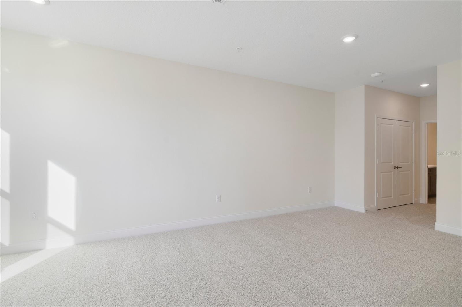 Image 9 of 20 For 7557 Laureate Boulevard 6301