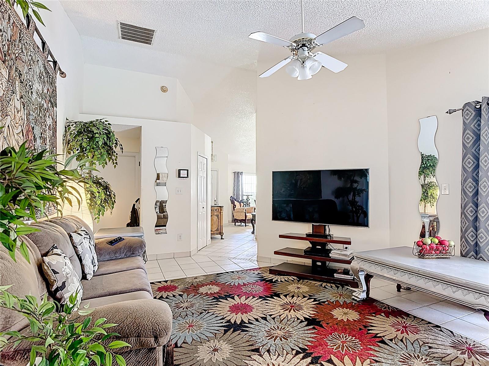 Image 29 of 39 For 314 Silk Oak Dr