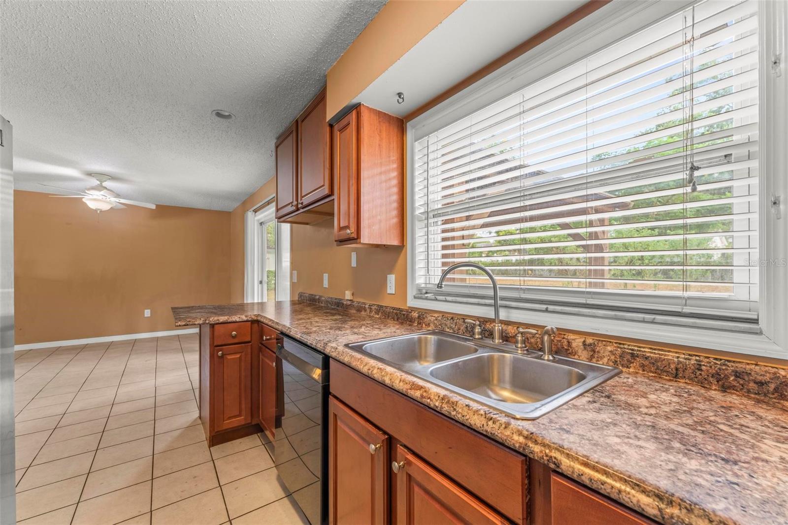 Image 14 of 38 For 7036 Clarcona Ocoee Rd