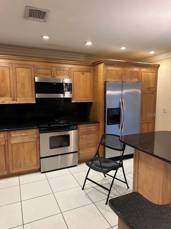 Image 14 of 23 For 1055 Kensington Park Drive 203