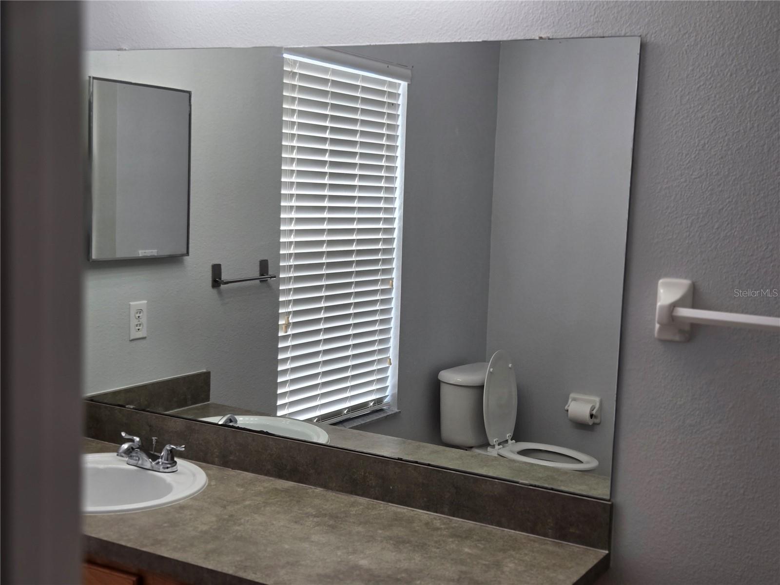 Image 14 of 22 For 865 Park Grove Court