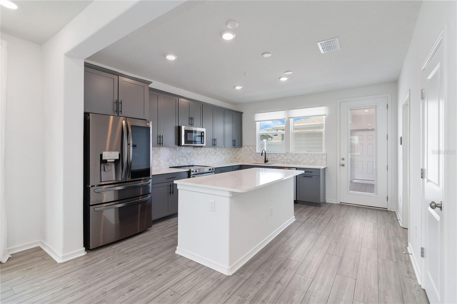 Image 11 of 49 For 14127 Lanikai Beach Drive