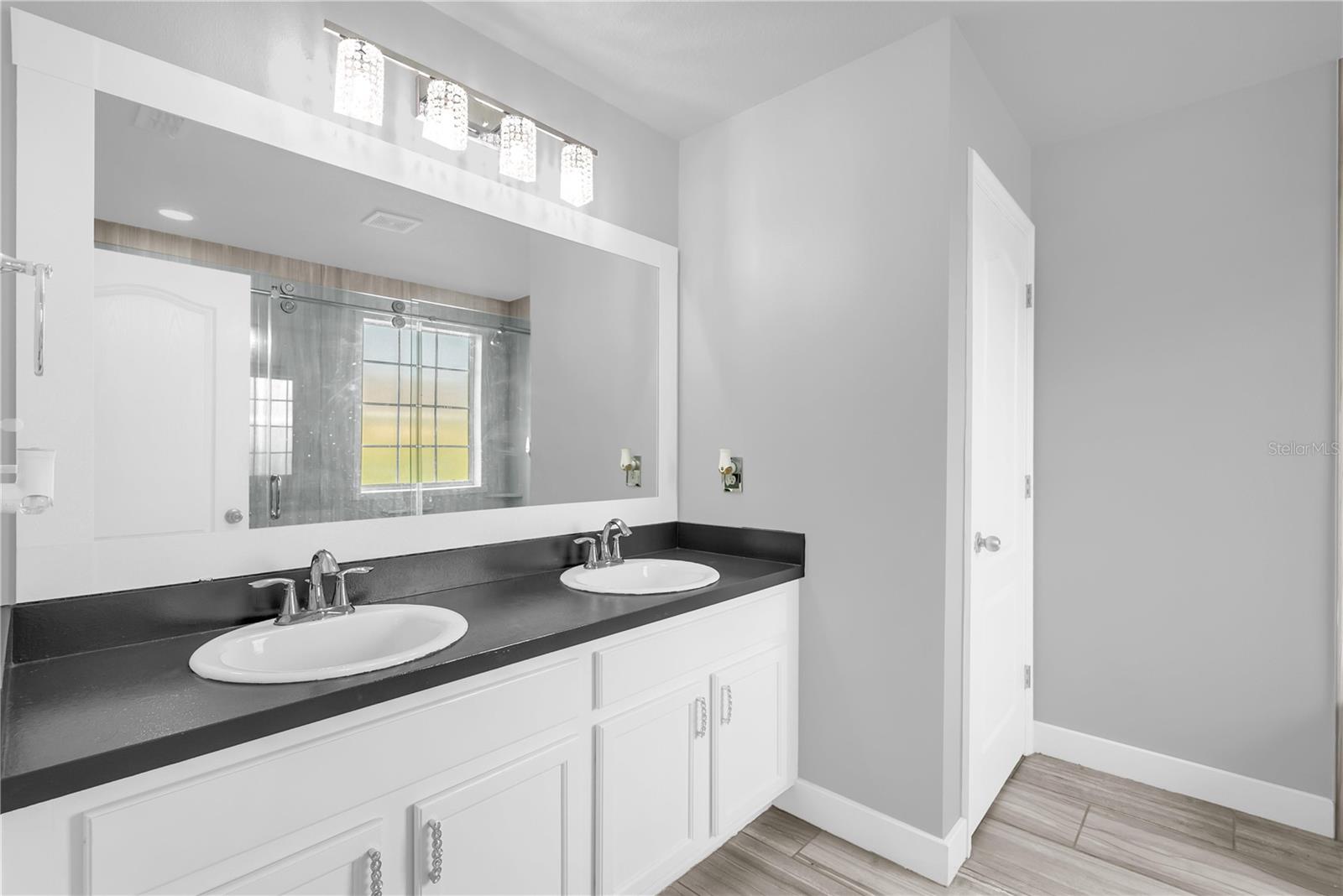 Image 24 of 36 For 302 Maybeck Court