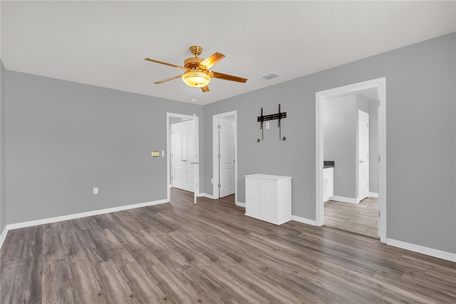 Image 29 of 36 For 302 Maybeck Court