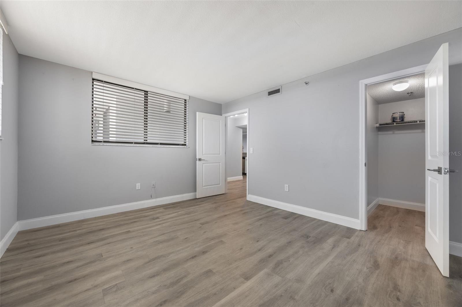 Image 29 of 44 For 530 Central Boulevard 404