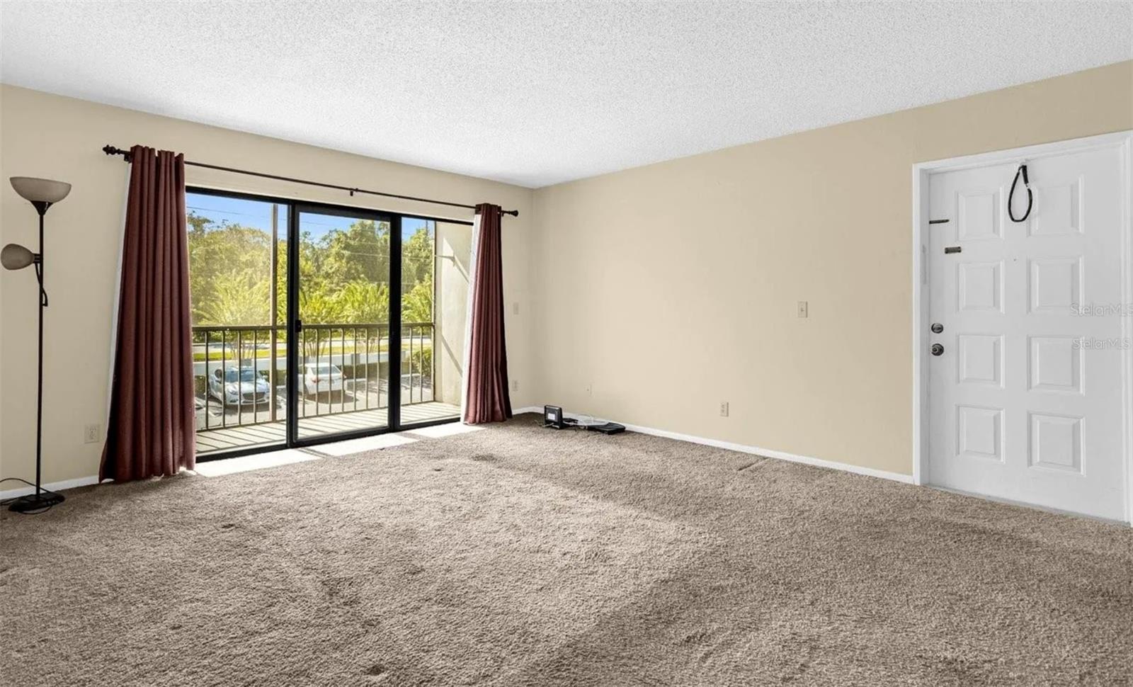 Image 5 of 11 For 1022 Pine Ridge Circle 1022