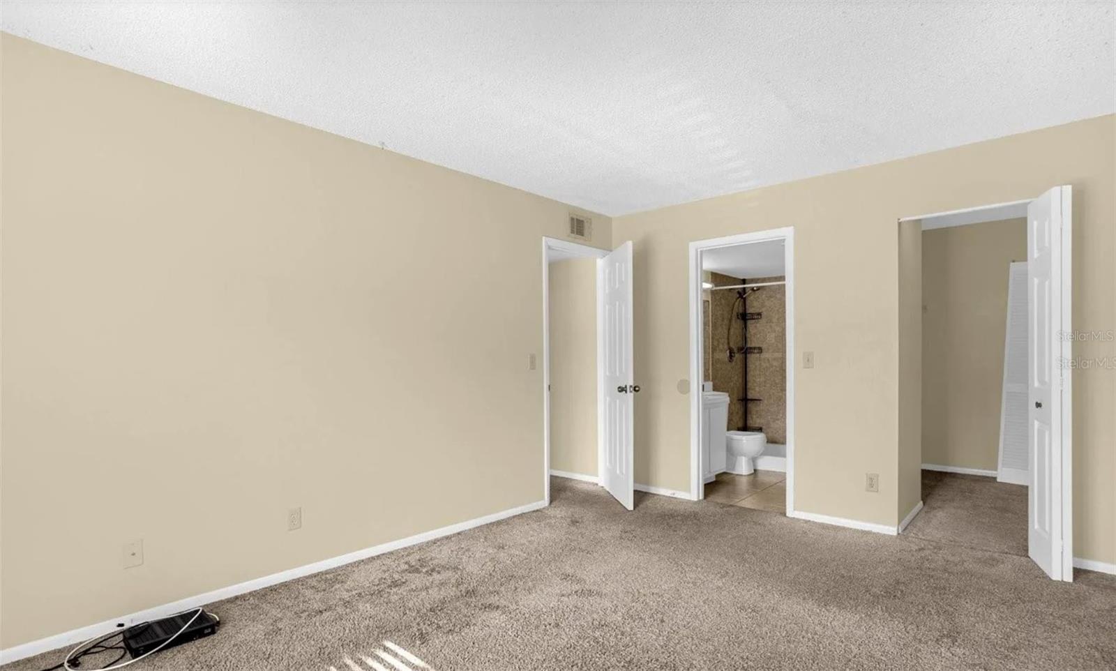 Image 7 of 11 For 1022 Pine Ridge Circle 1022