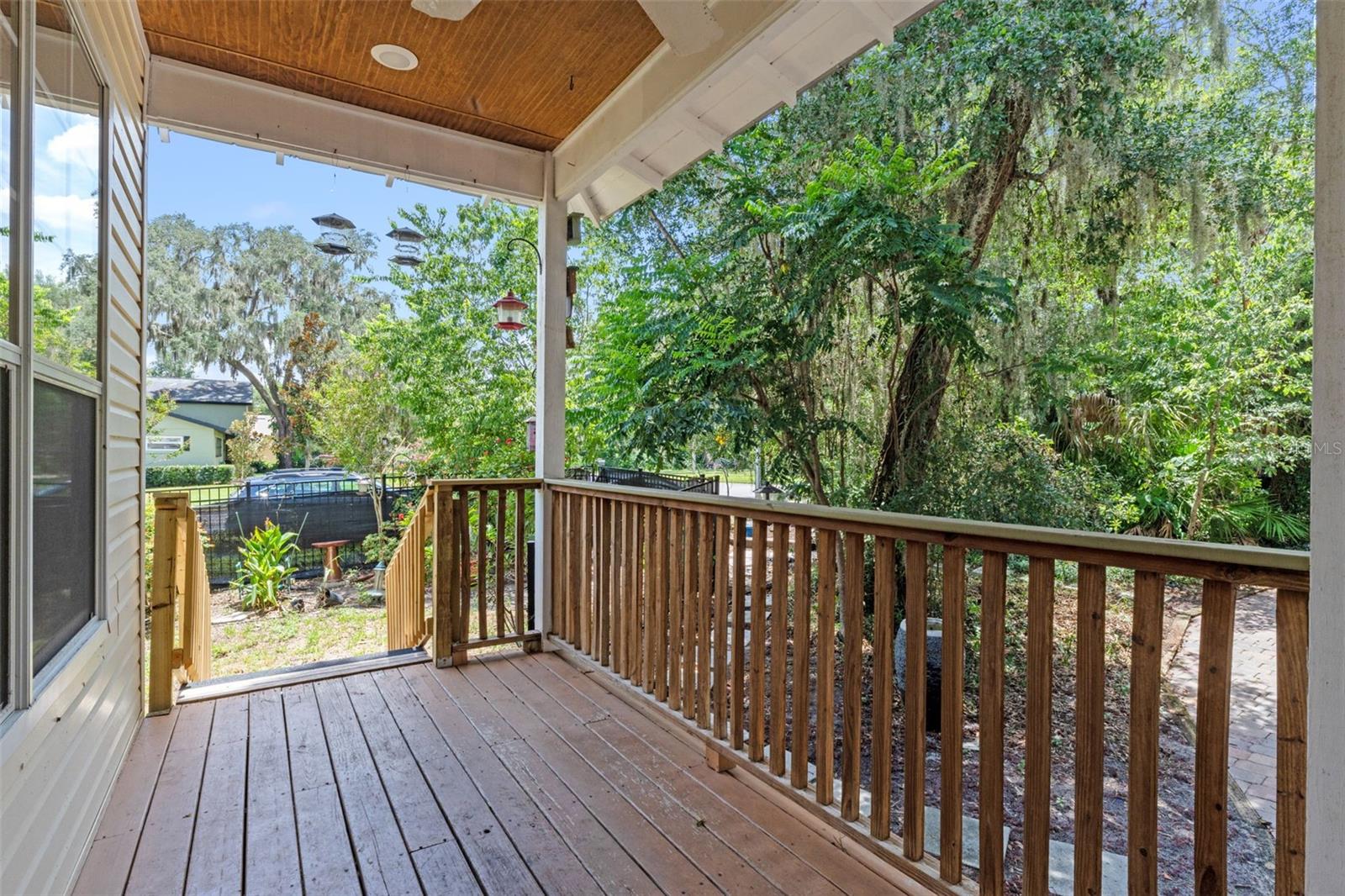 Image 10 of 97 For 560 Fern Street