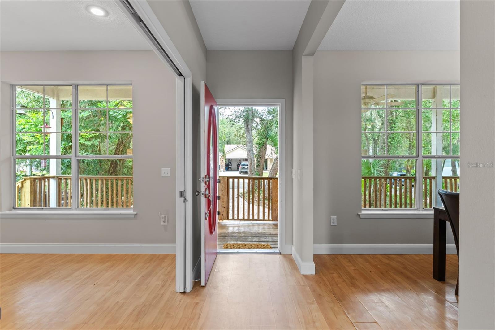 Image 17 of 97 For 560 Fern Street