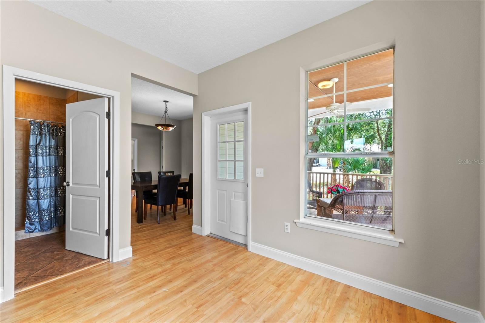 Image 23 of 97 For 560 Fern Street