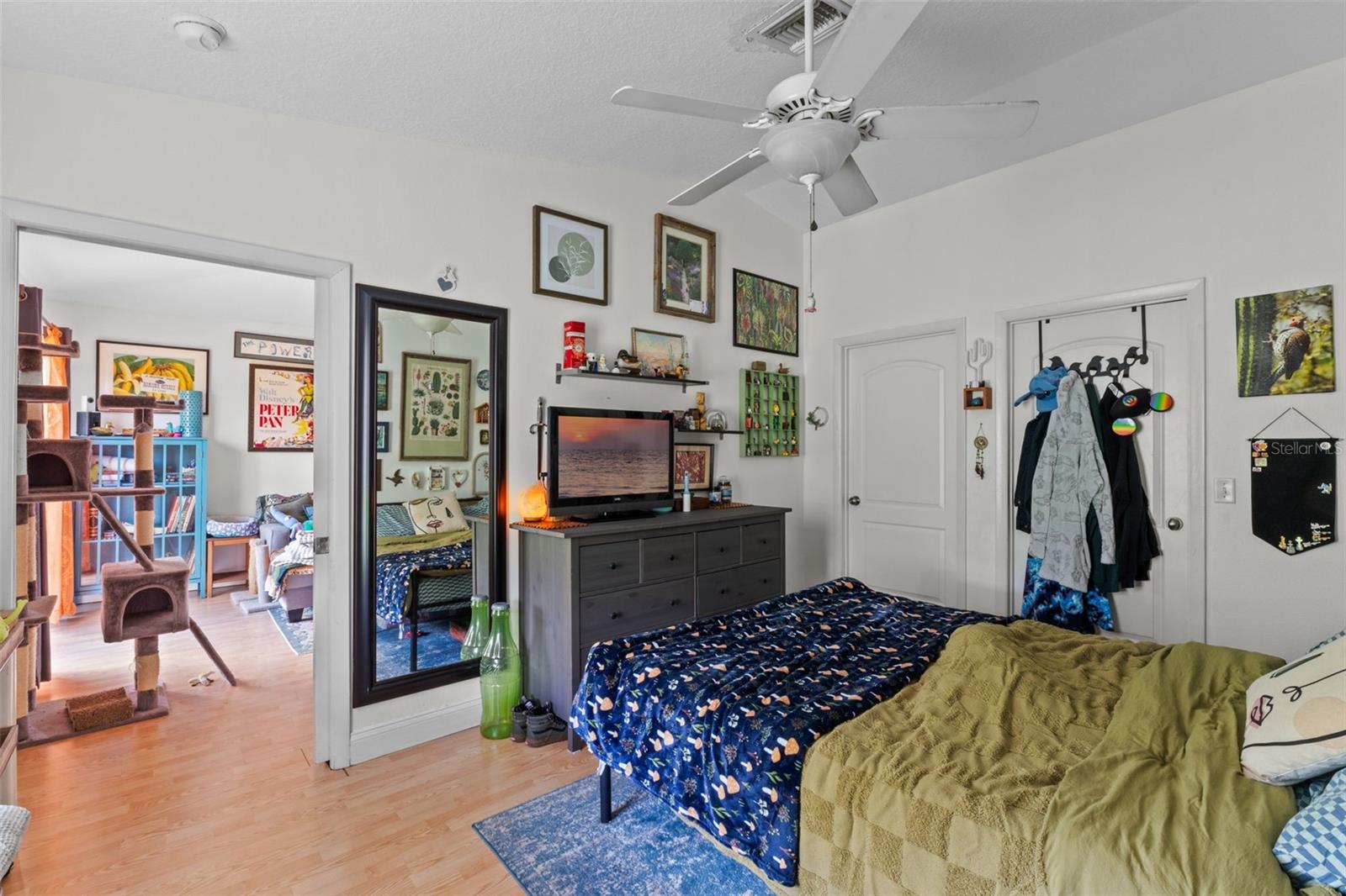 Image 70 of 97 For 560 Fern Street