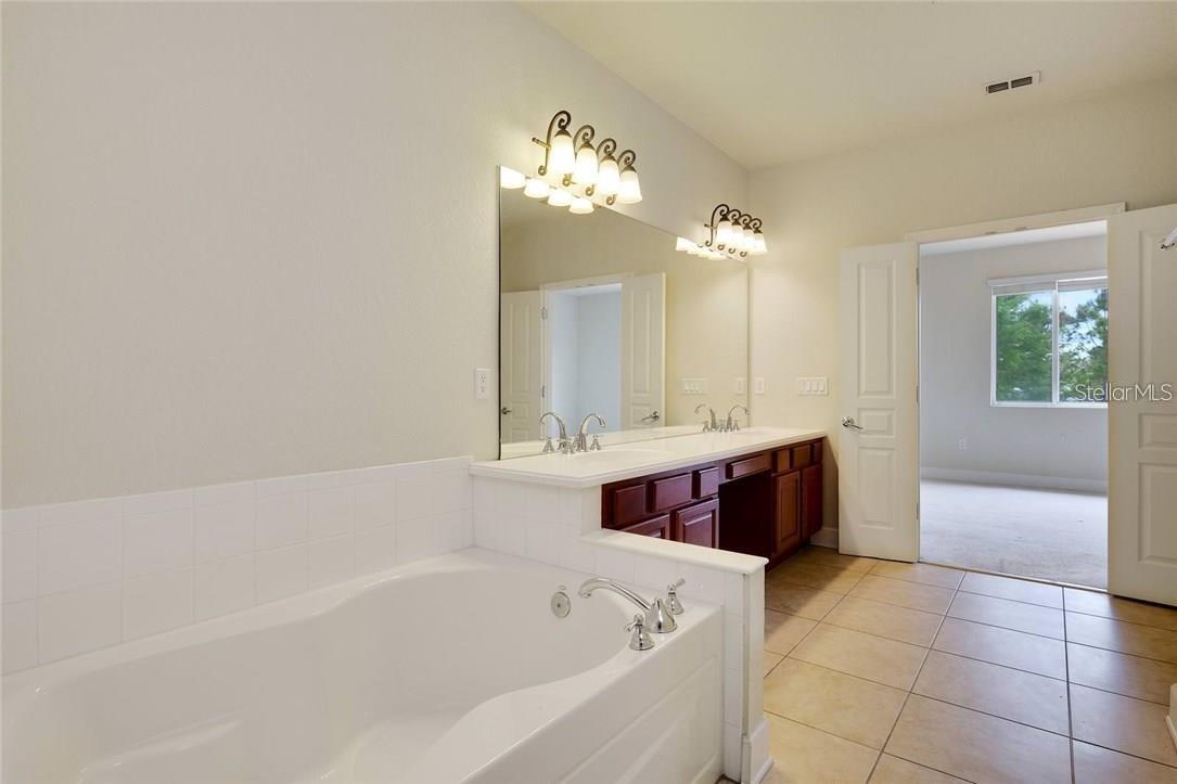 Image 14 of 52 For 1323 Gilford Point Lane 0