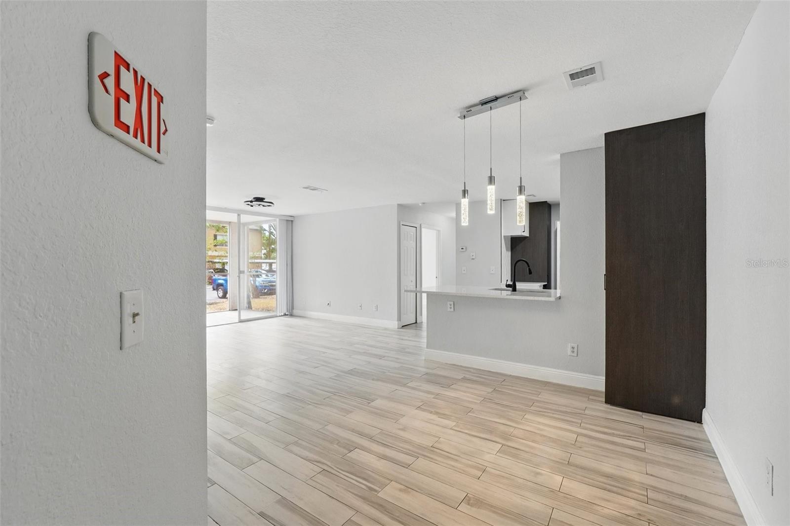 Image 4 of 25 For 7524 Seurat Street 12105