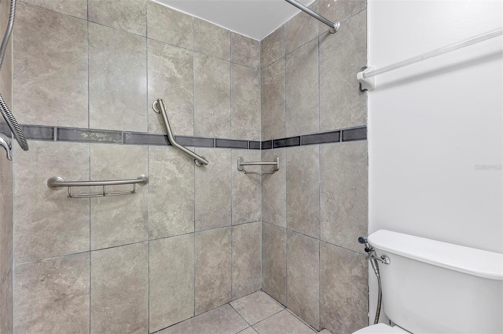 Image 15 of 33 For 3285 Westridge Boulevard 103