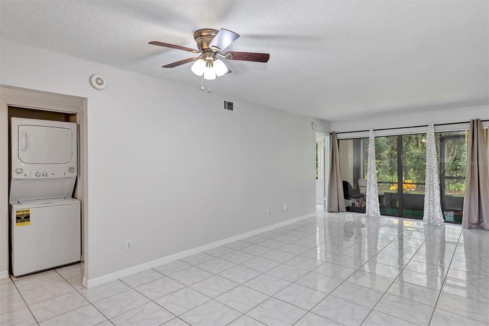Image 17 of 33 For 3285 Westridge Boulevard 103