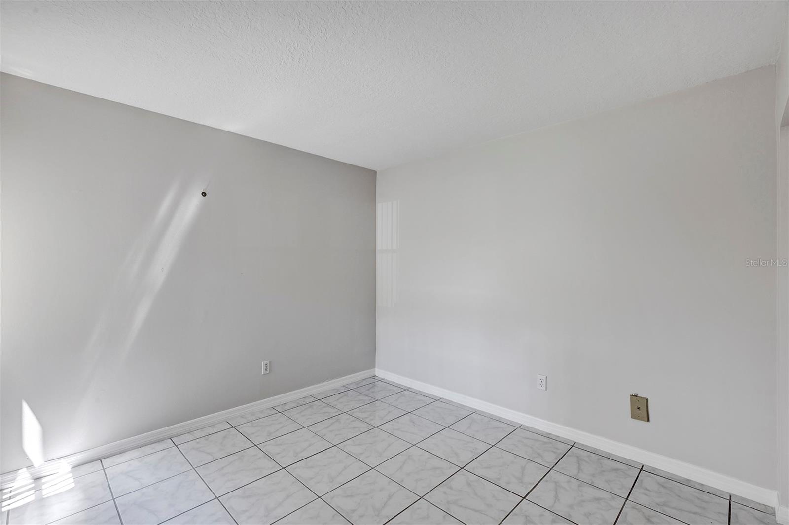 Image 20 of 33 For 3285 Westridge Boulevard 103