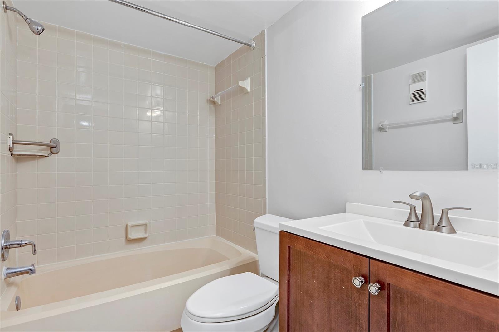 Image 21 of 33 For 3285 Westridge Boulevard 103