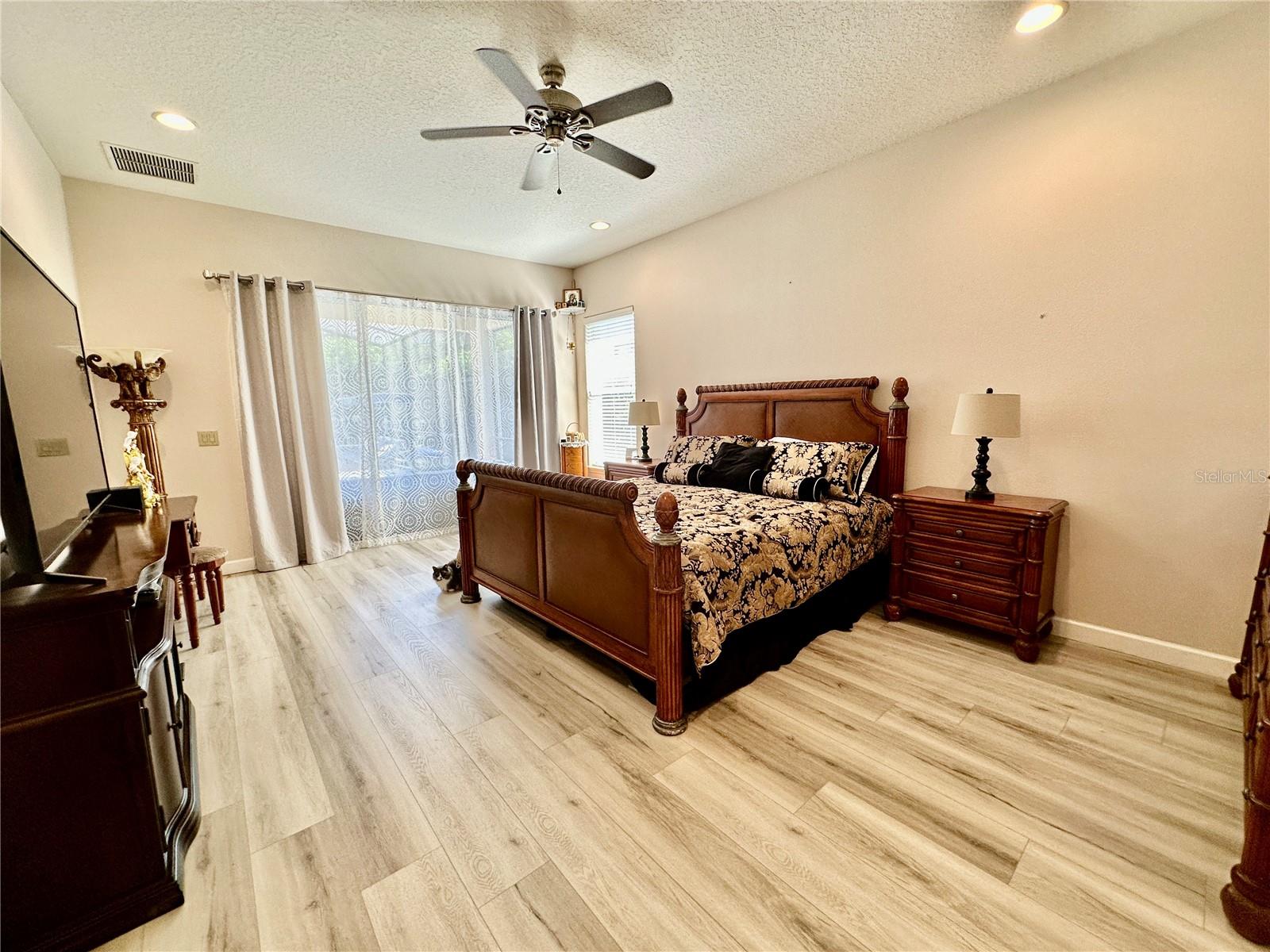 Image 17 of 47 For 1433 Whitney Isles Drive