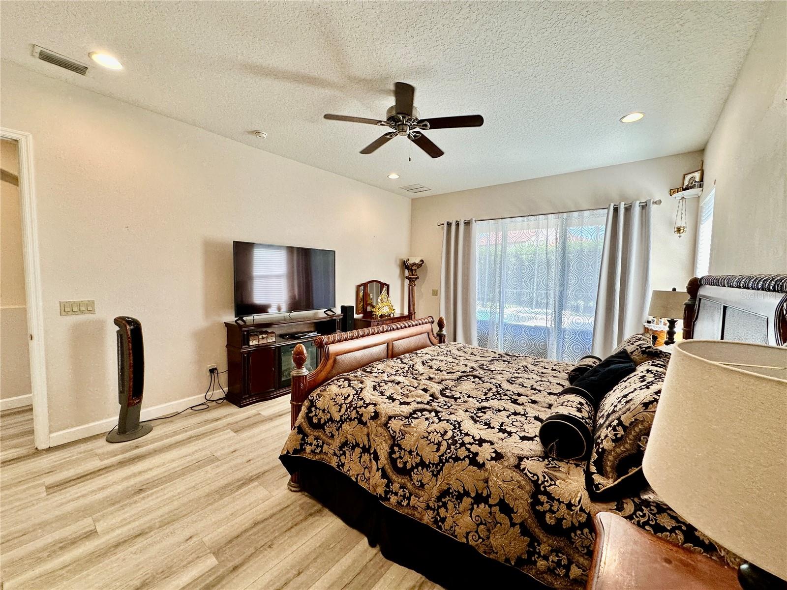 Image 18 of 47 For 1433 Whitney Isles Drive