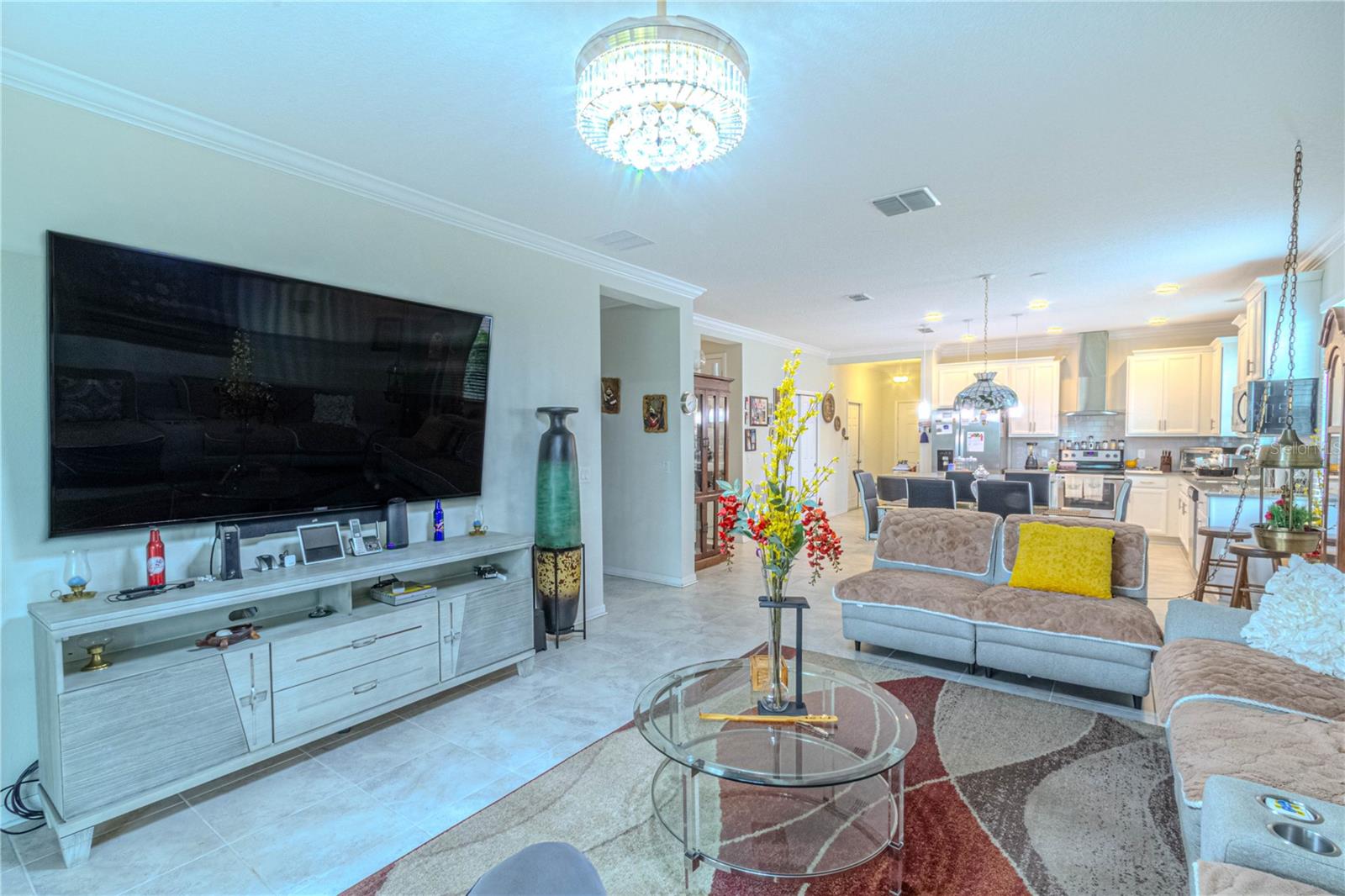 Image 4 of 15 For 1661 Chatsworth Circle