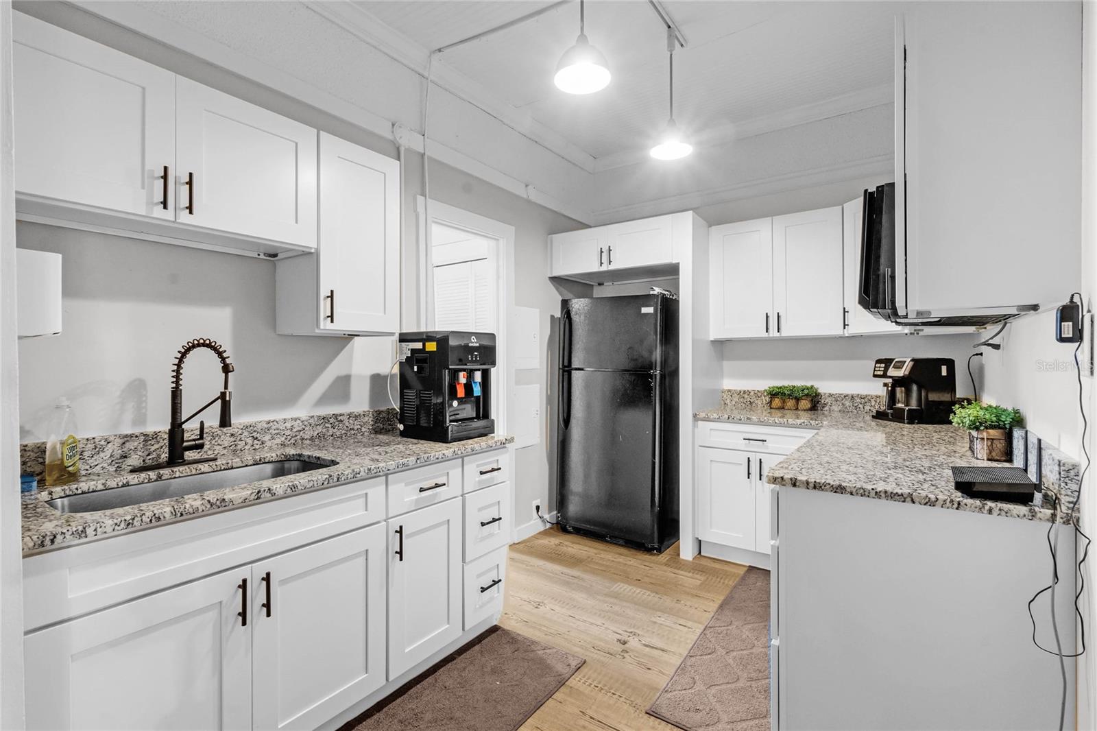 Image 7 of 7 For 822 Donnelly Street A