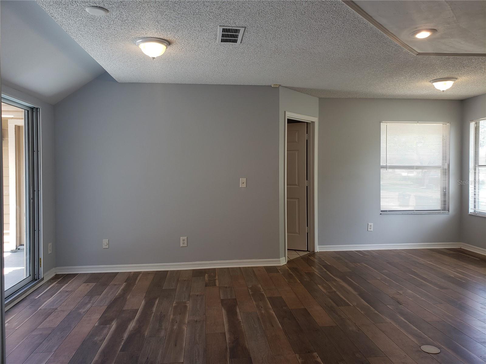 Image 10 of 14 For 7246 Della Drive