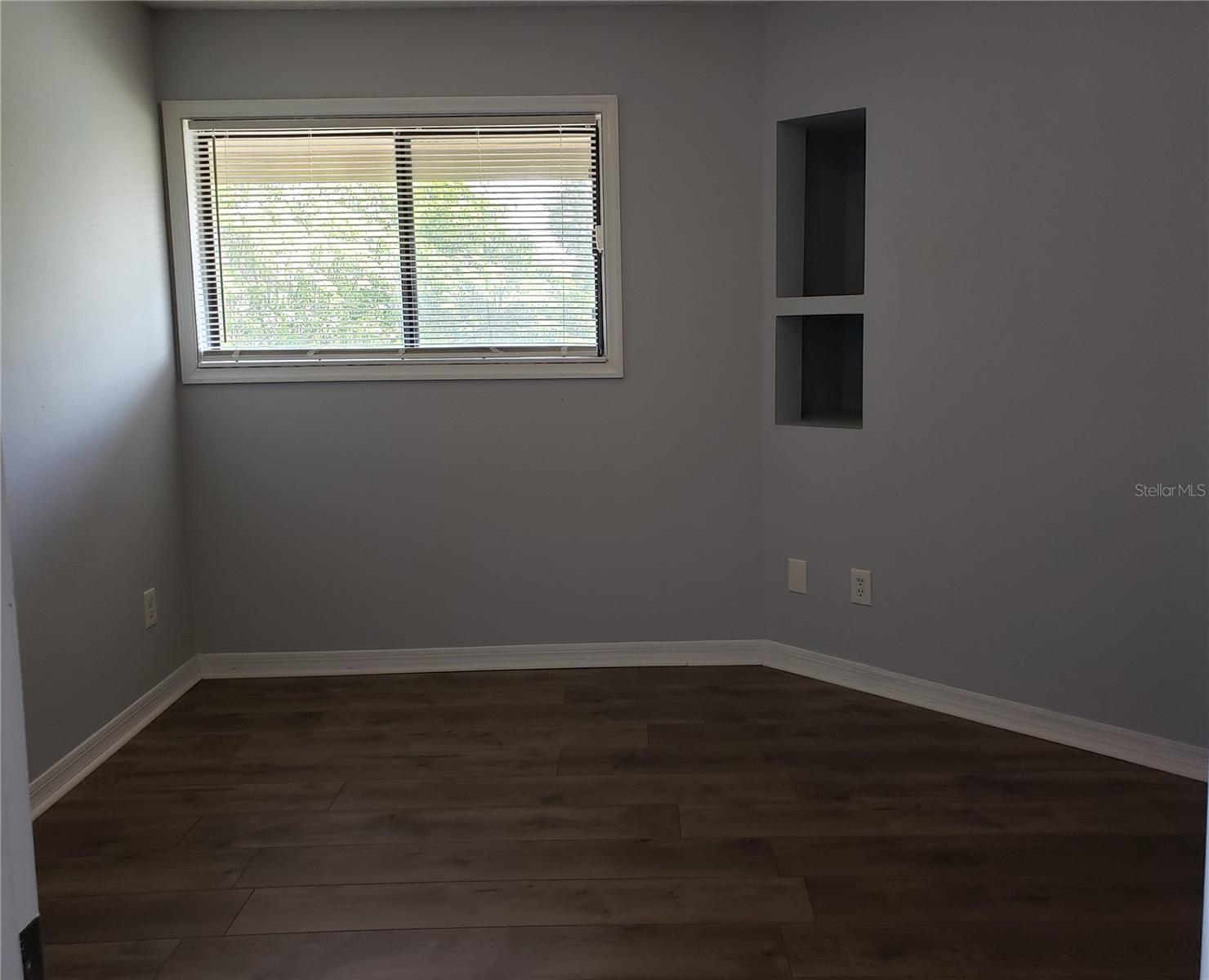 Image 6 of 14 For 7246 Della Drive
