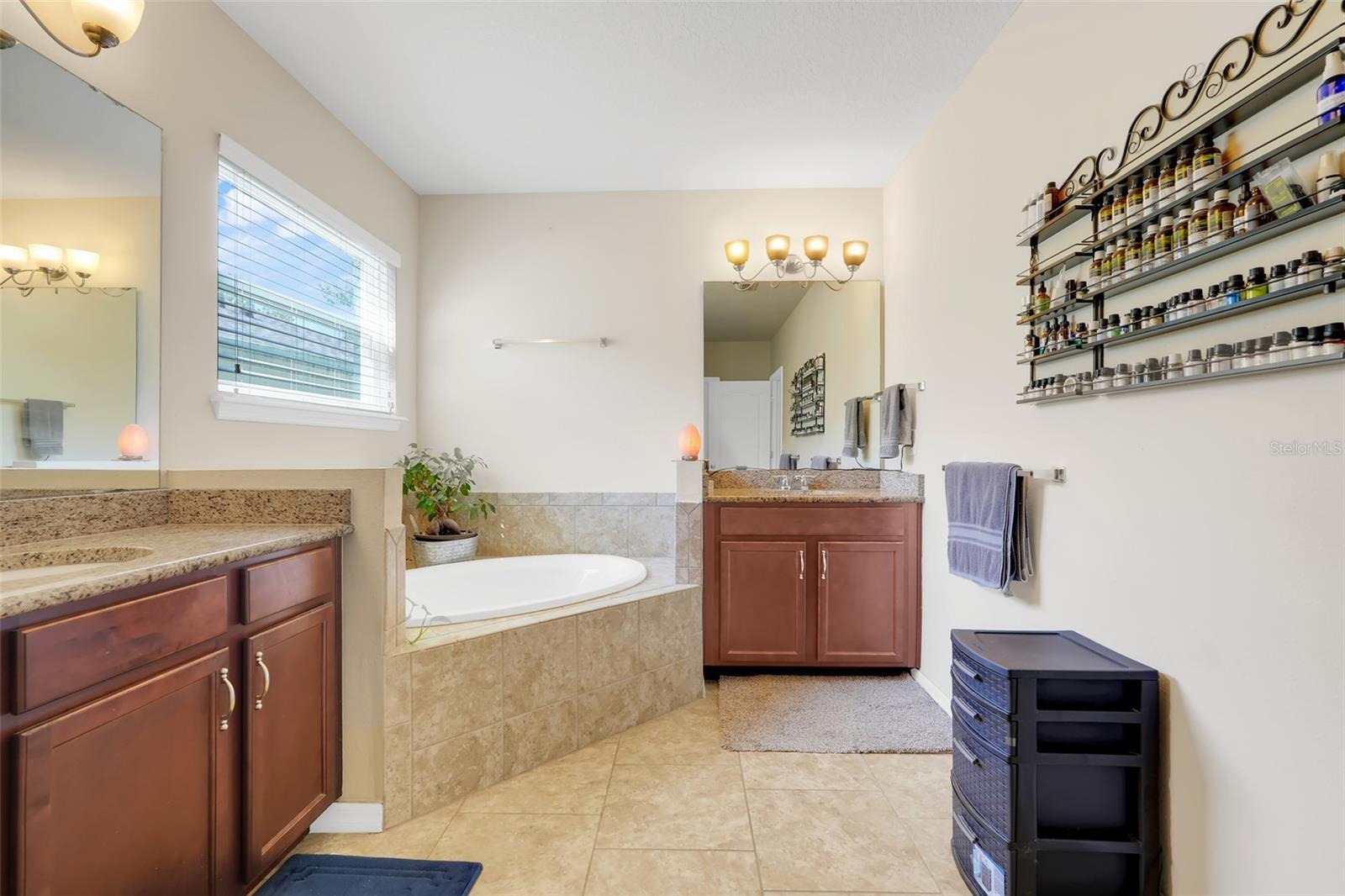 Image 20 of 41 For 5101 Grassy Knoll Drive