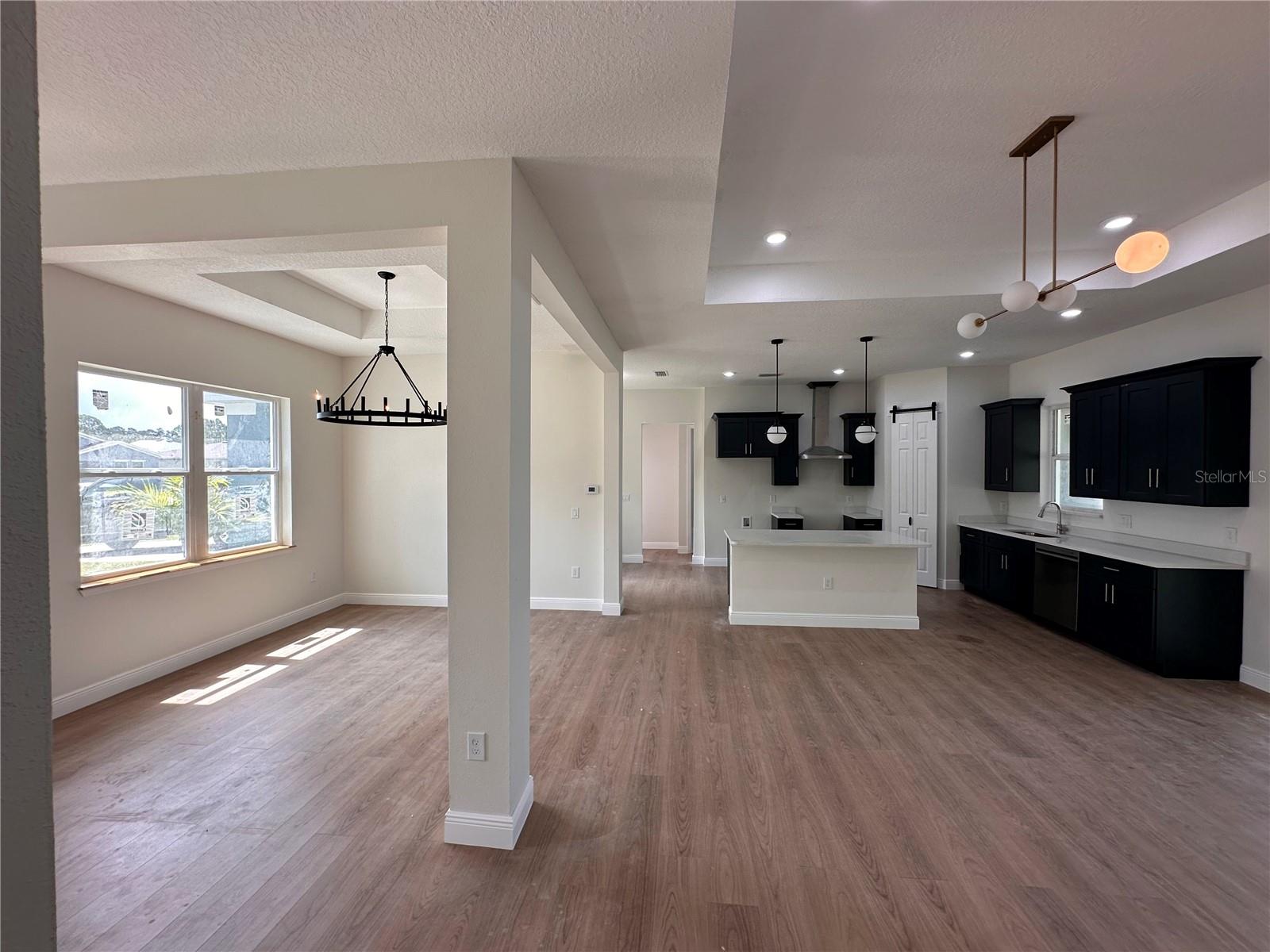 Image 10 of 73 For 708 Daysland Avenue Sw