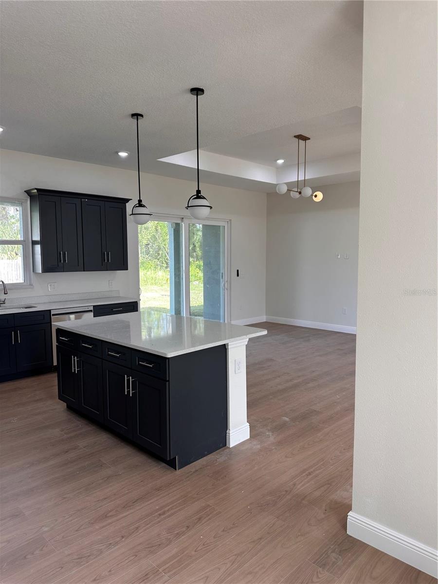 Image 14 of 73 For 708 Daysland Avenue Sw