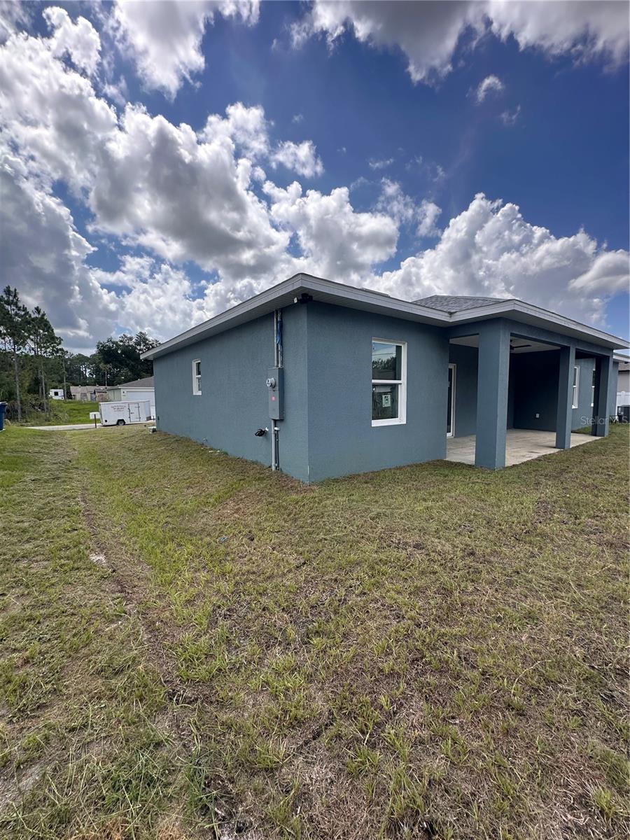 Image 38 of 73 For 708 Daysland Avenue Sw