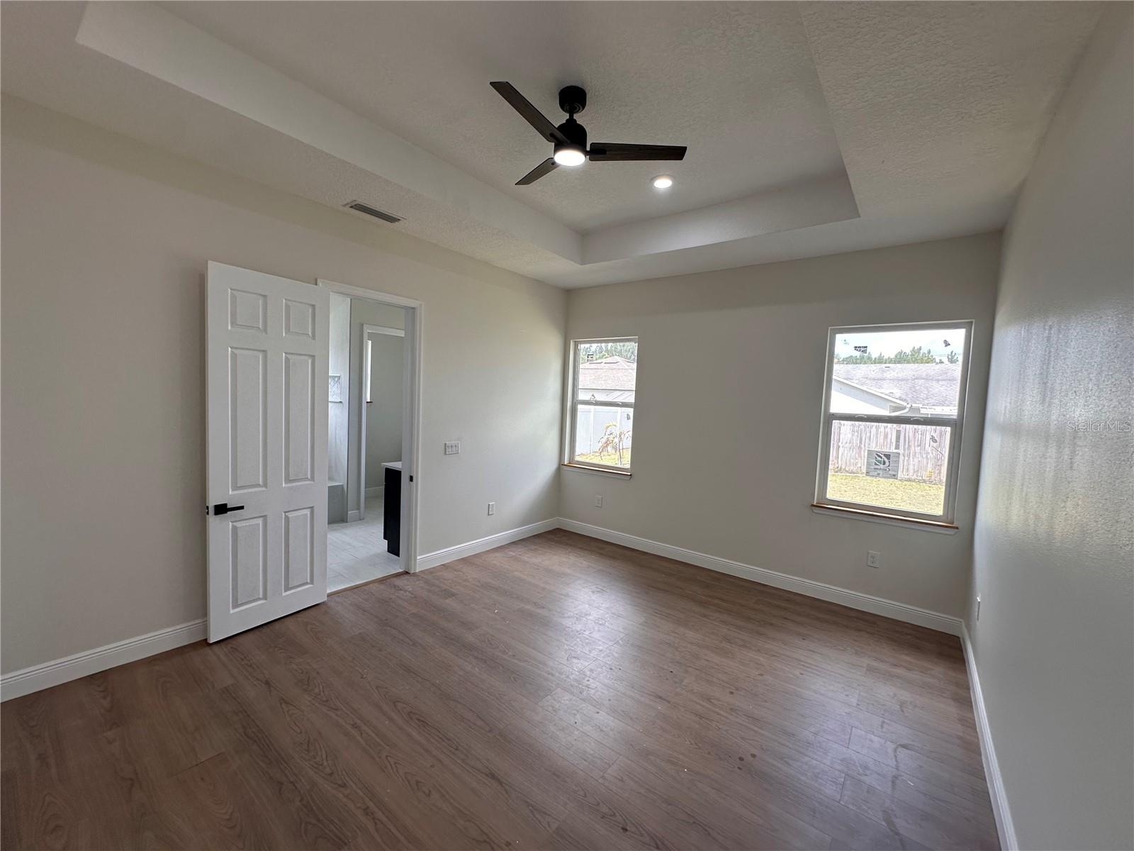 Image 40 of 73 For 708 Daysland Avenue Sw