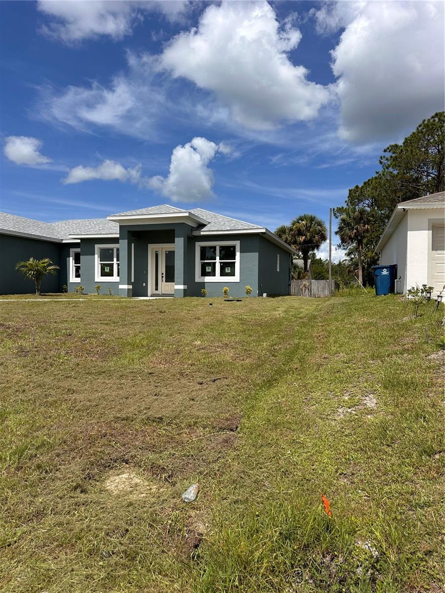 Image 45 of 73 For 708 Daysland Avenue Sw