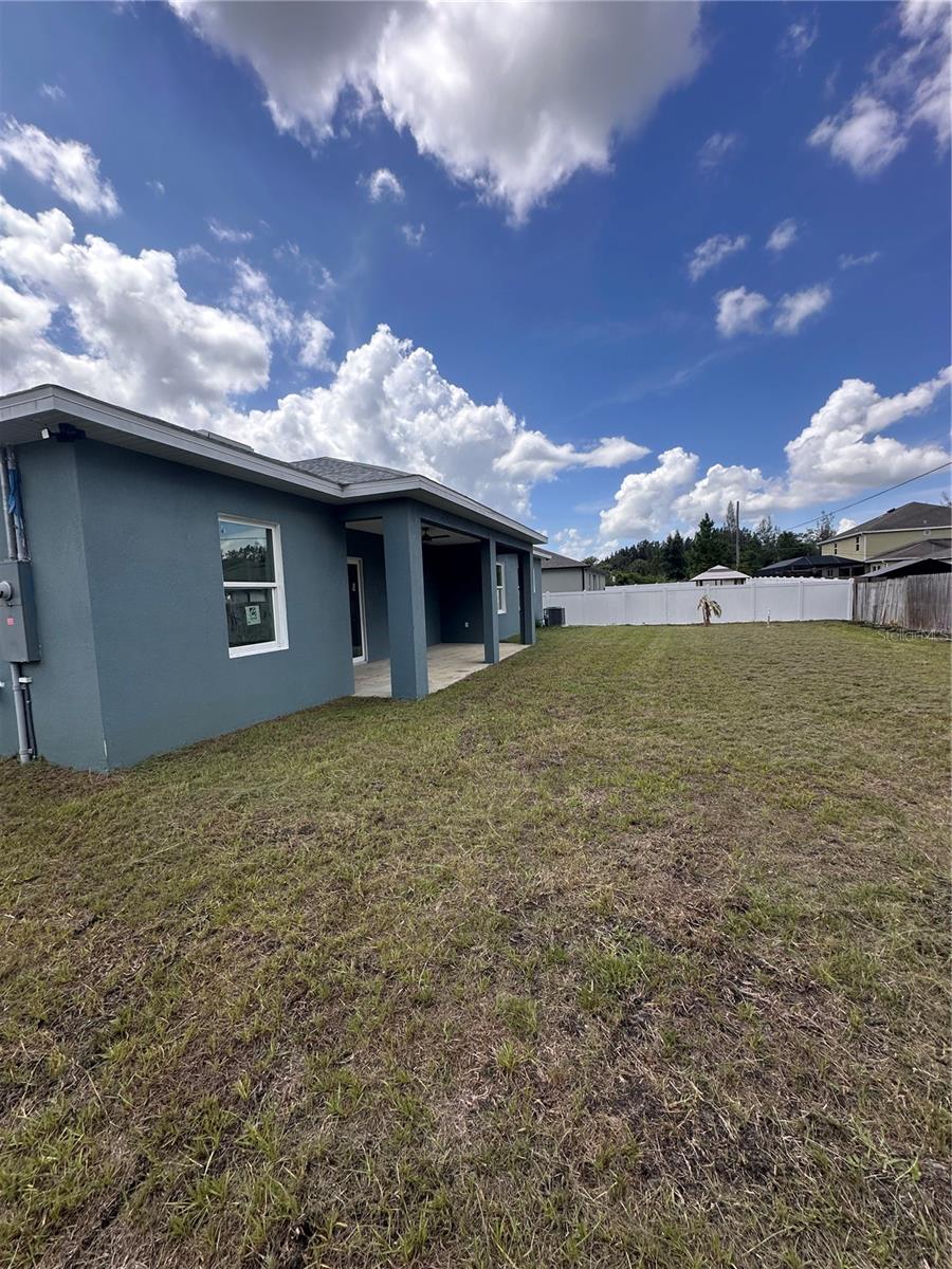 Image 65 of 73 For 708 Daysland Avenue Sw