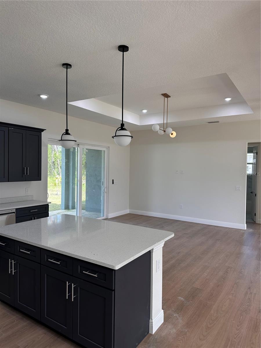 Image 8 of 73 For 708 Daysland Avenue Sw