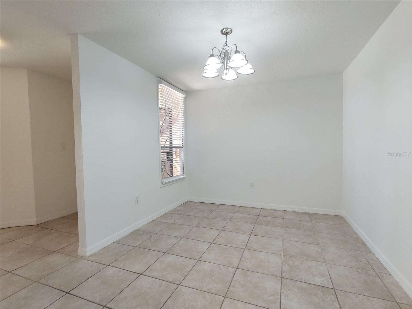 Image 18 of 47 For 538 Orange Drive 11