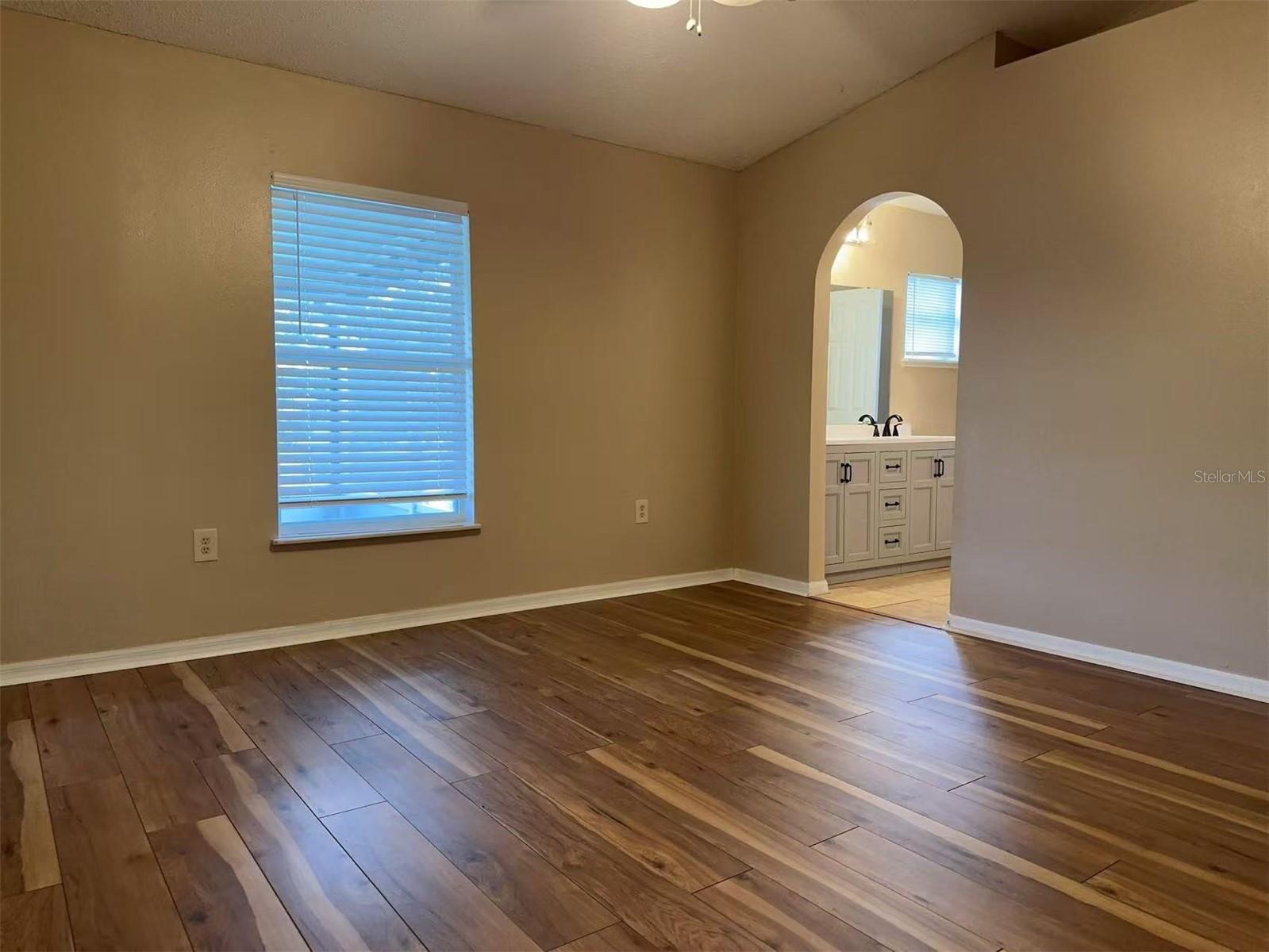 Image 11 of 12 For 415 Grand Royal Circle