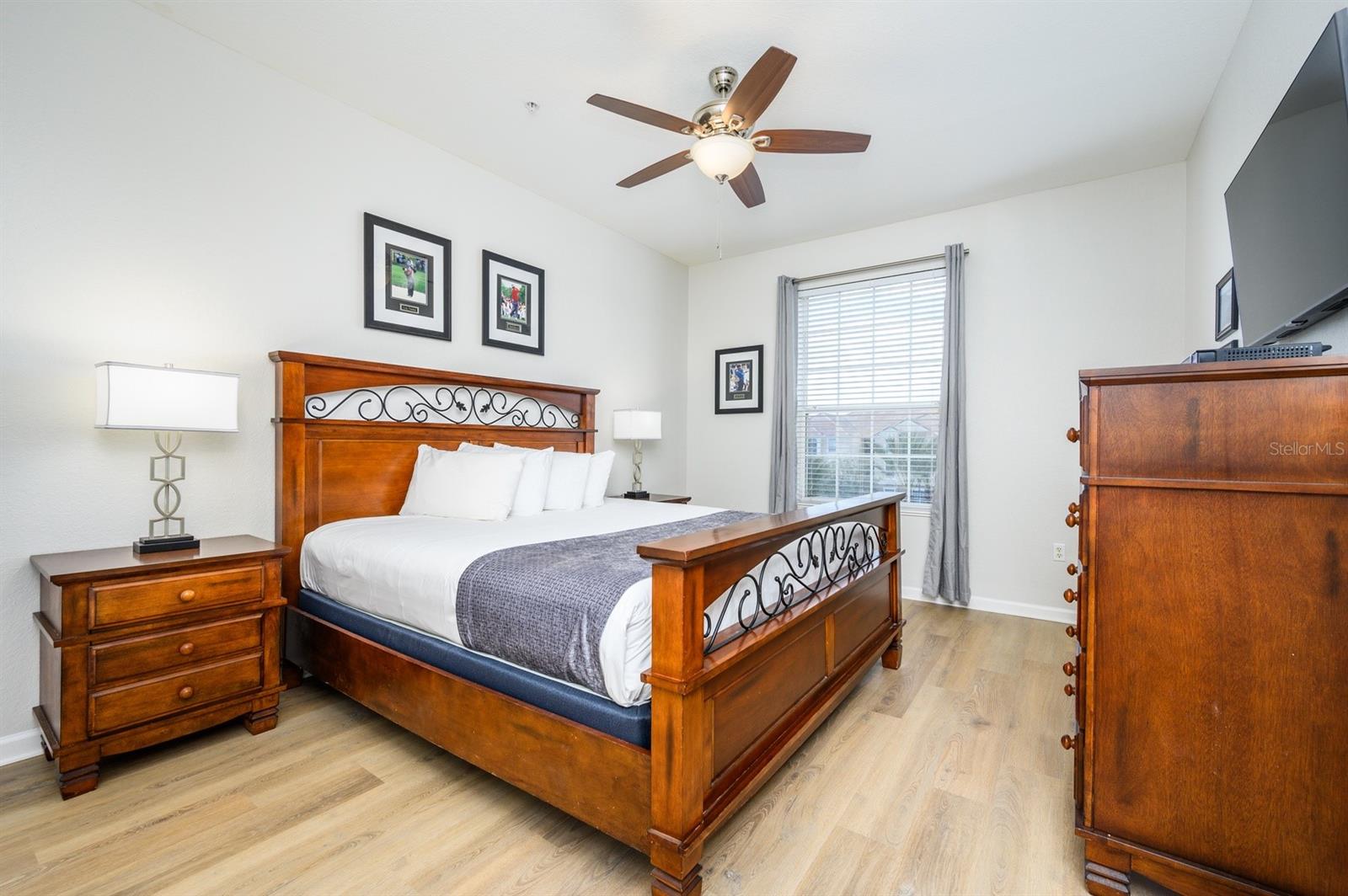 Image 12 of 22 For 4862 Cayview Avenue 410