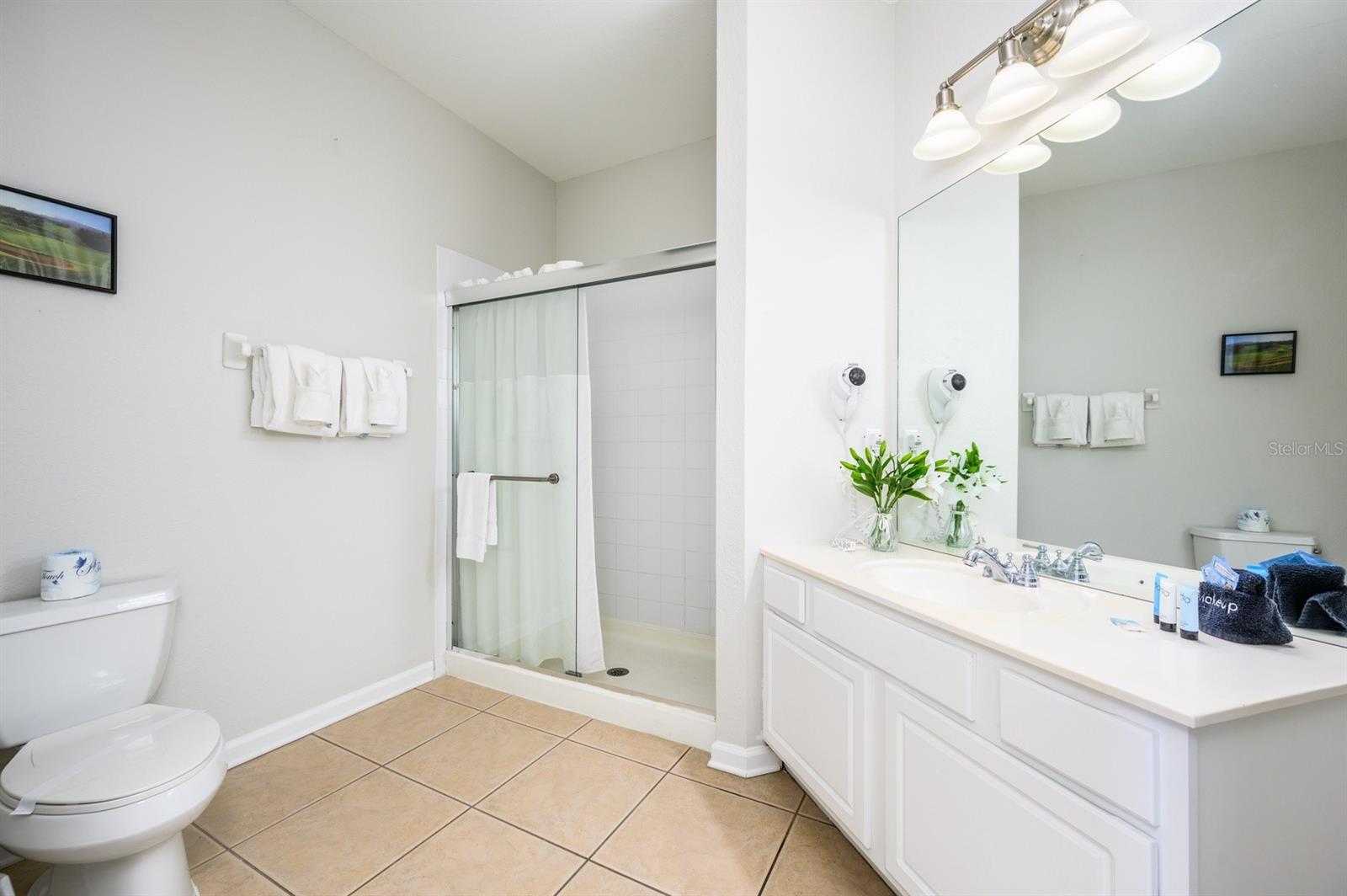 Image 14 of 22 For 4862 Cayview Avenue 410