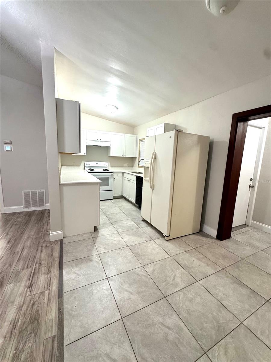 Image 4 of 8 For 1209 Baltimore Drive