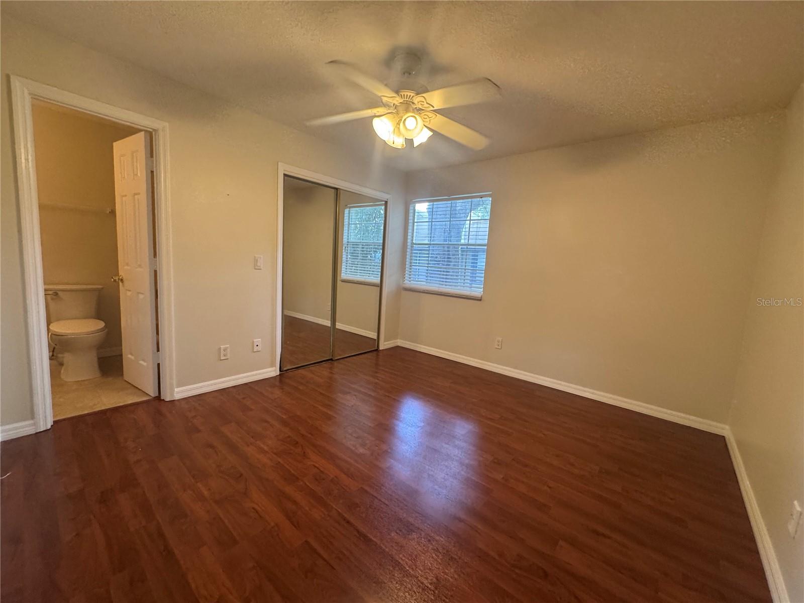 Image 13 of 31 For 964 Helmsley Court 202