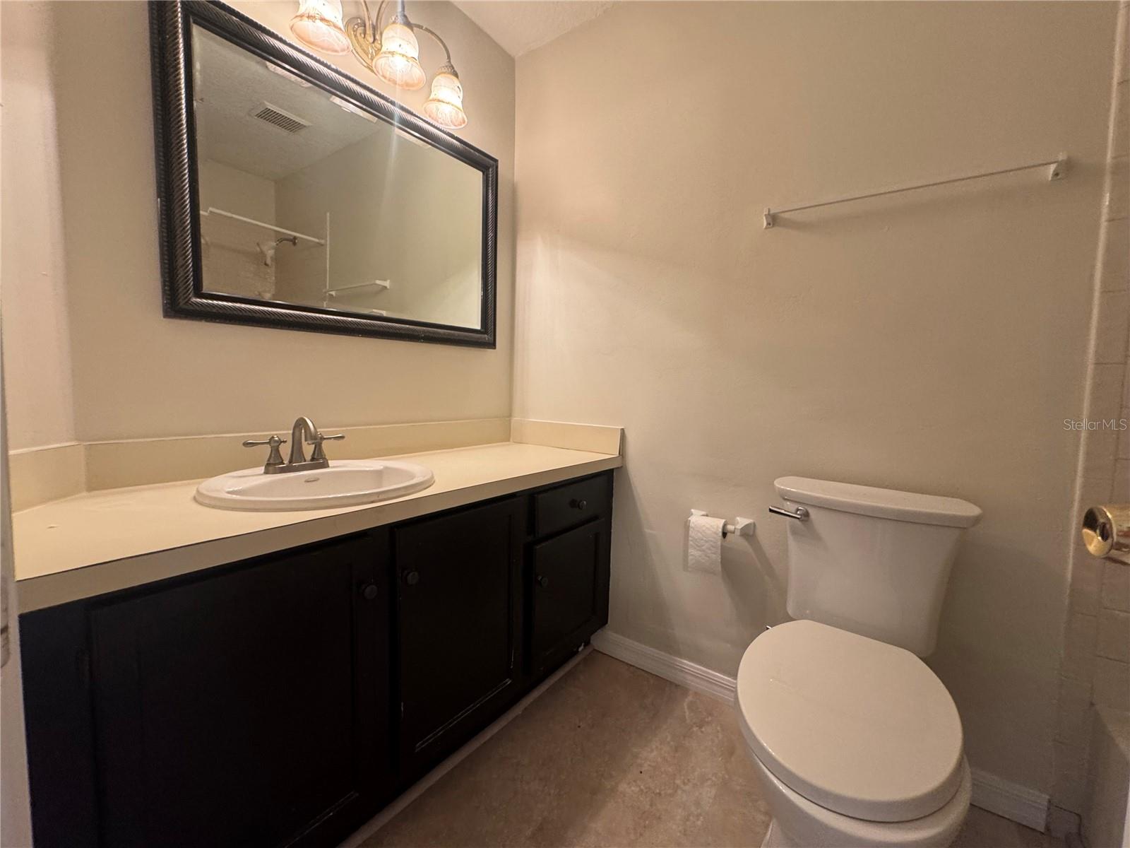 Image 15 of 31 For 964 Helmsley Court 202