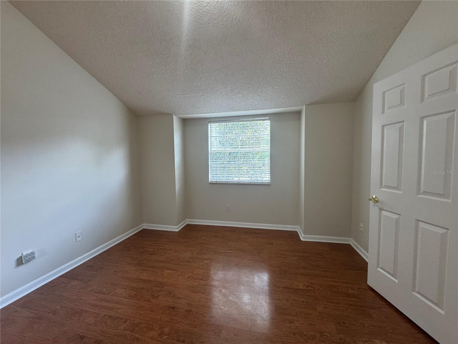 Image 30 of 31 For 964 Helmsley Court 202