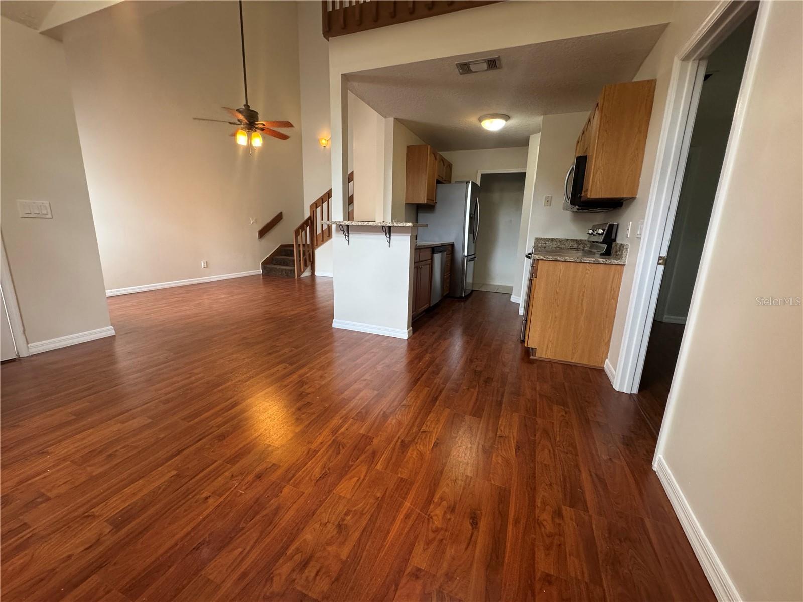 Image 5 of 31 For 964 Helmsley Court 202