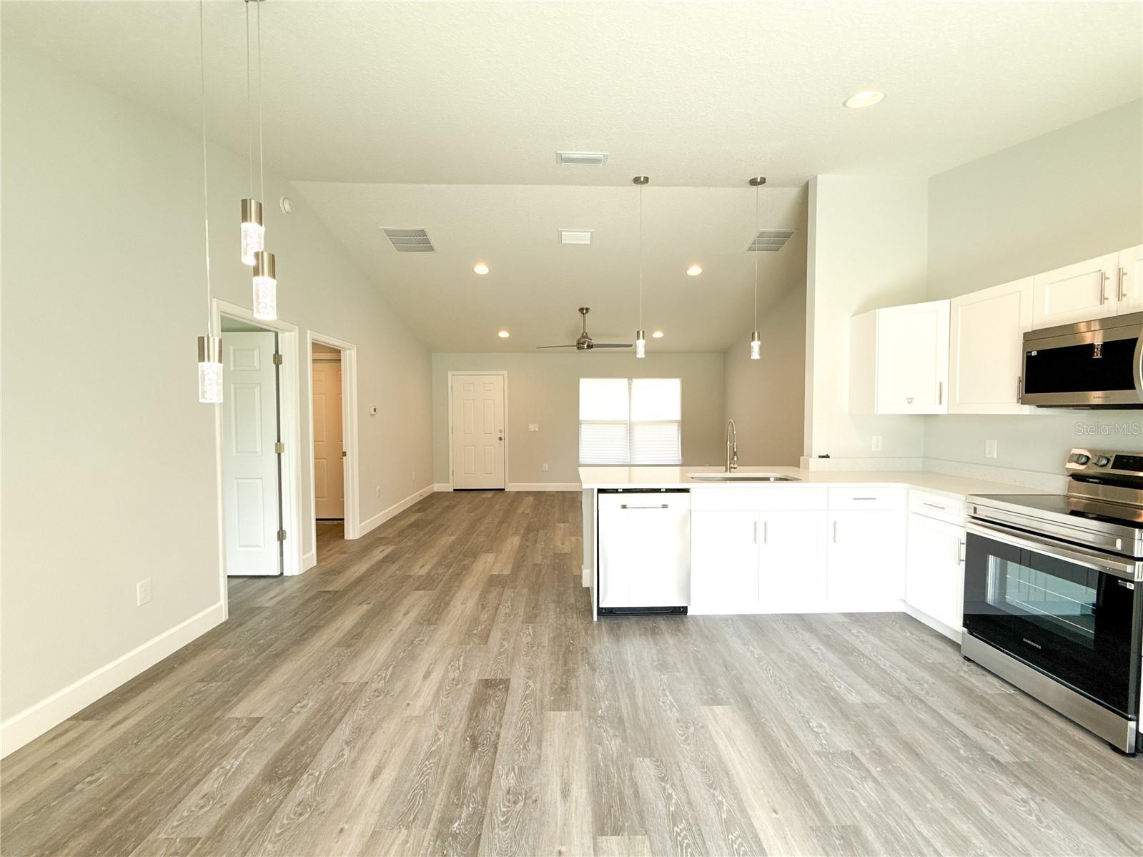 Image 5 of 22 For 10178 137th Street