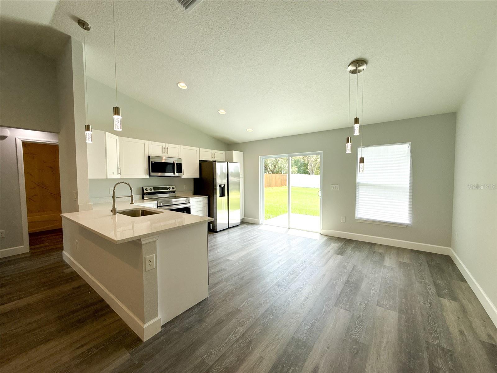 Image 6 of 22 For 10178 137th Street