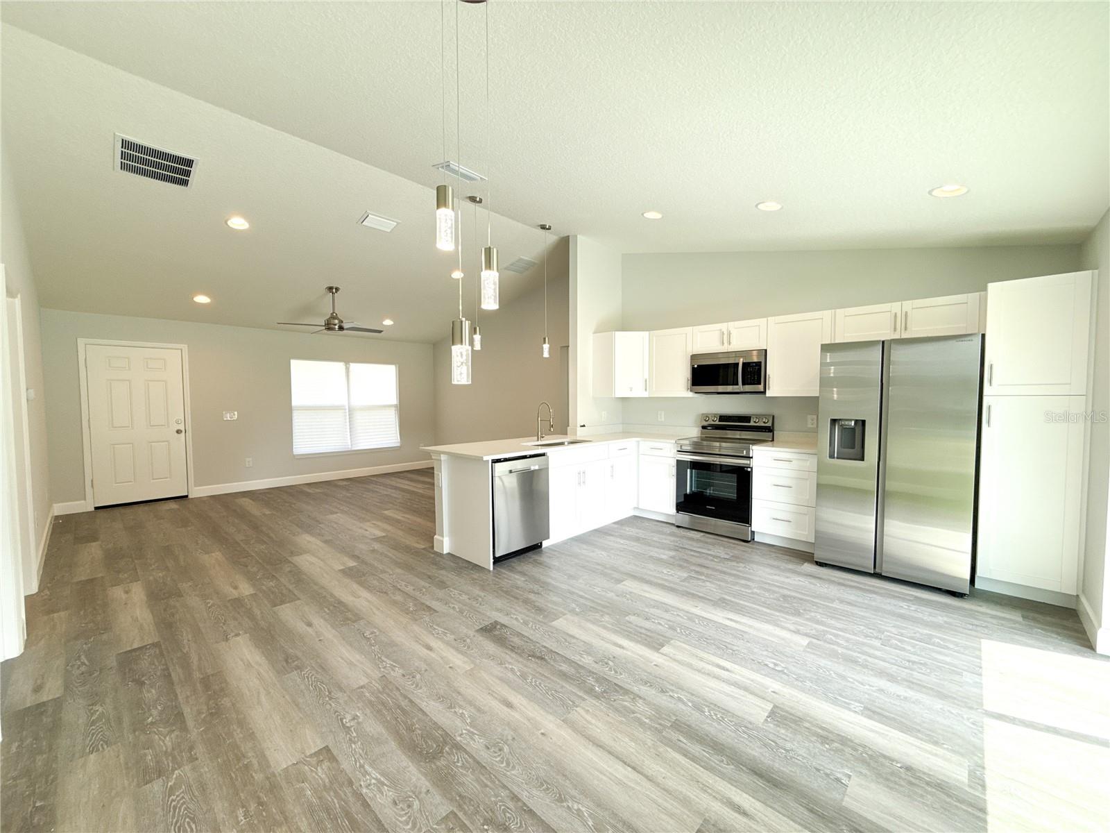 Image 7 of 22 For 10178 137th Street